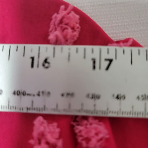 B Brand Womens Top Sz XL Short Flutter Sleeves V-Neck Fuzzy Dots Rose Pink - Picture 5 of 8